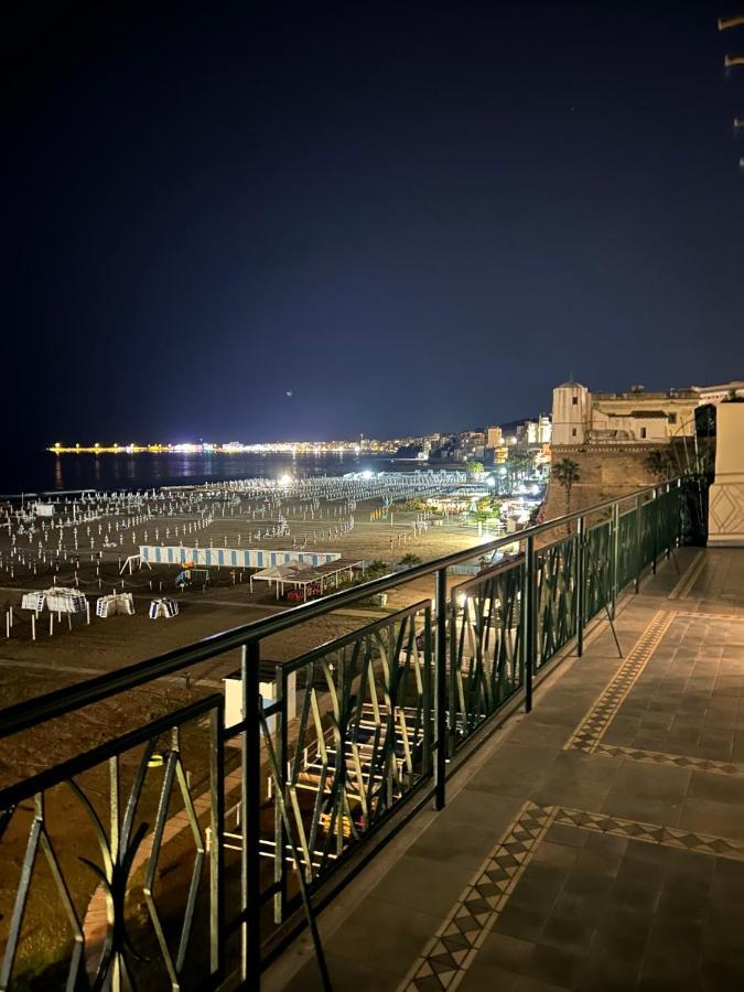 Newhouse Victoria - Sea View Apartment 네뚜노 외부 사진